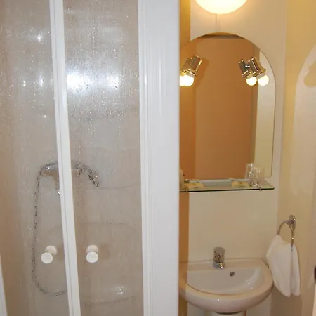 Otel Le Bretagne - Spa & Sauna Douarnenez